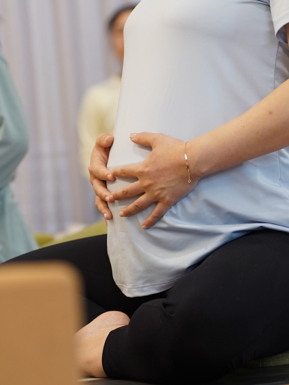 흐르다야 요가 산전산후요가 수업